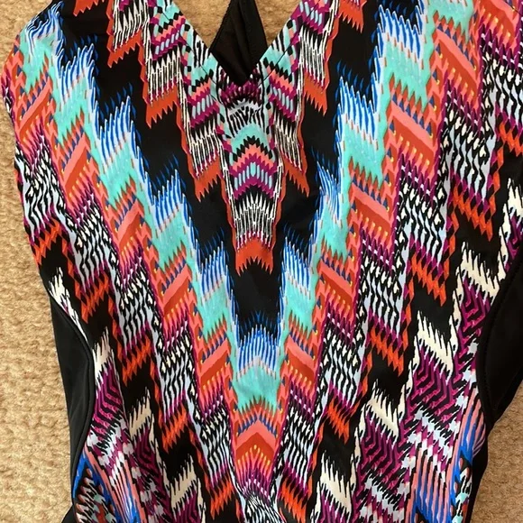 New Women’s Aqua Green Pattern Full Piece Swimsuit. Size M - Picture 7 of 7